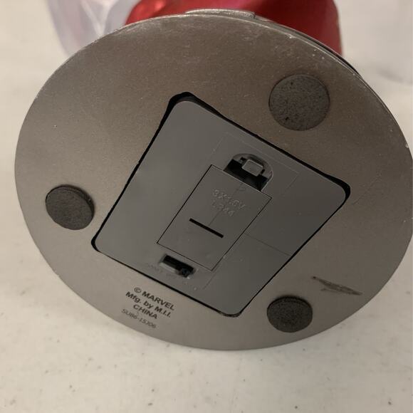 Avengers: Age of Ultron Light Up Paperweight Bust Iron Man - Picture 9 of 10